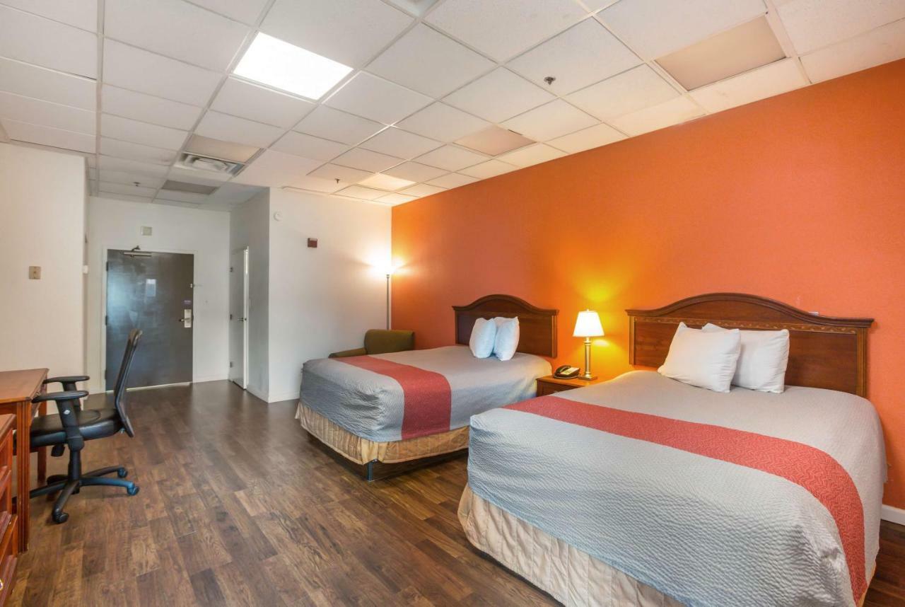 Budgetel Inns & Suites - Atlanta Galleria Stadium Смирна Экстерьер фото