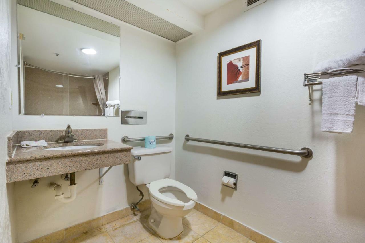 Budgetel Inns & Suites - Atlanta Galleria Stadium Смирна Экстерьер фото